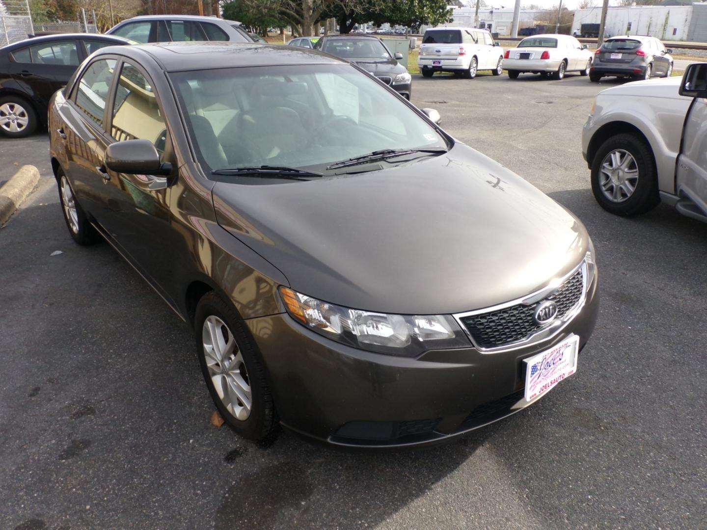 2011 Gray Kia Forte (KNAFU4A28B5) , located at 5700 Curlew Drive, Norfolk, VA, 23502, (757) 455-6330, 36.841885, -76.209412 - Photo#4